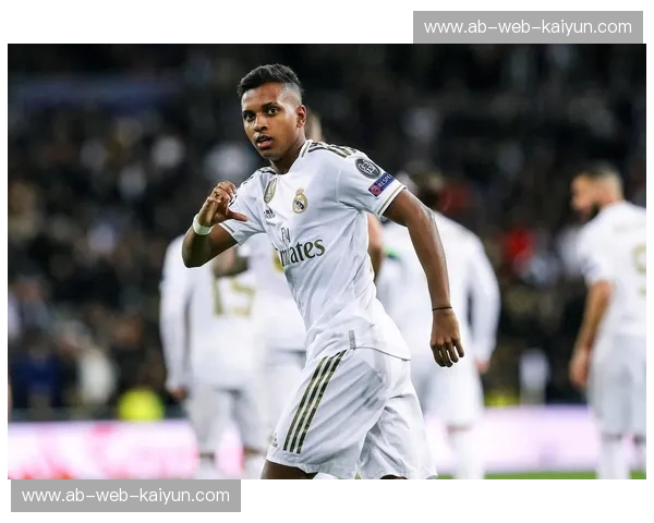 银河战舰与老妇人的巅峰博弈：皇马vs尤文，一场关于足球灵魂的永恒对话