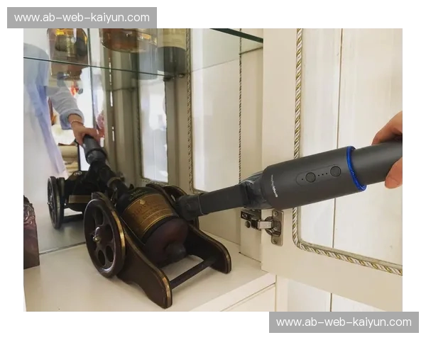 护肤天花板的巅峰对决：当“超皮秒科娃”遇上“全能王光片”，谁能承包你的无瑕透亮肌？